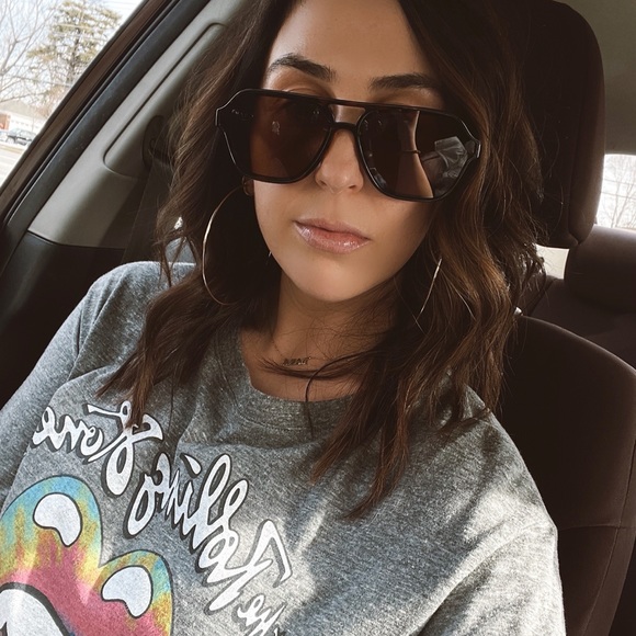 Meet your Posher, Dana - Picture 2 of 13